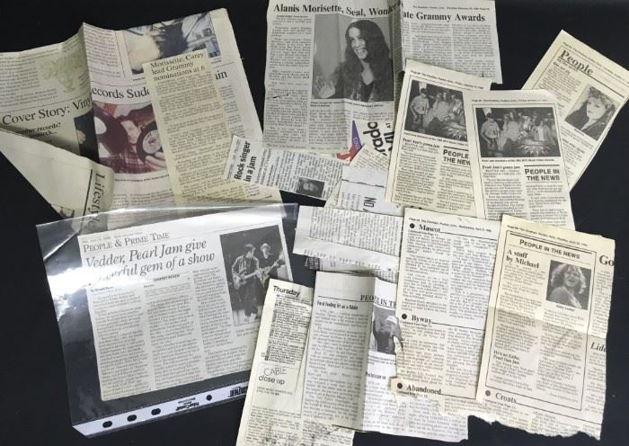 Collectible Pearl Jam articles and news clippings.  Interviews and pics.