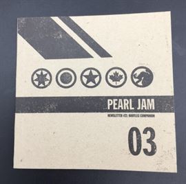 Pearl Jam Ten Club Bootleg Companion book from 2003