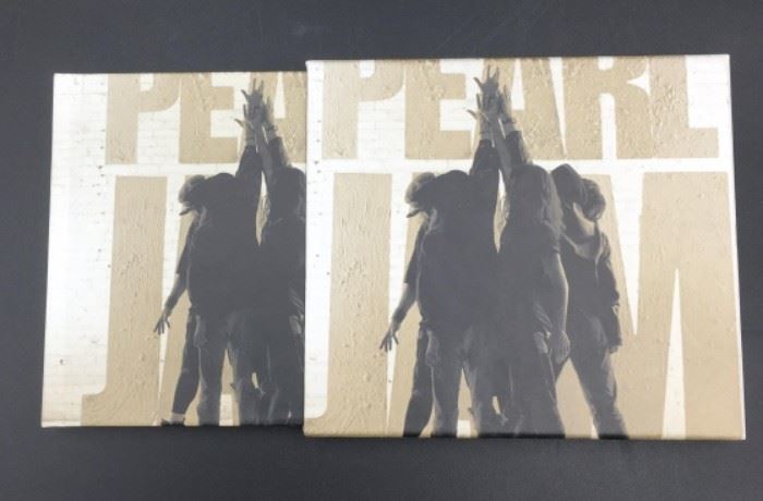 Pearl Jam "Ten" reissue Deluxe Edition from 2009, excellent condition.