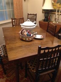 Antique breakfast table with 6 chairs