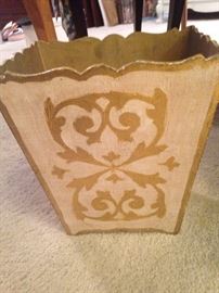 Florentine waste basket