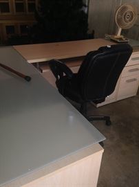 Modern style L-shape desk