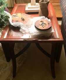 Dropleaf side table with glass tray top