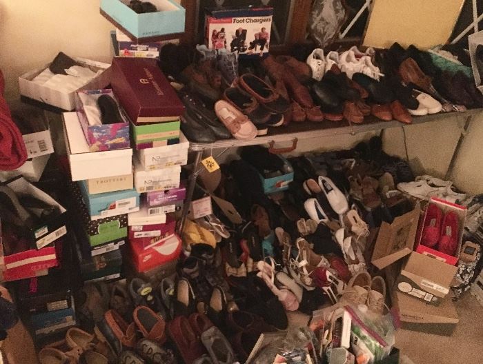 Tons of size 6 ladies shoes