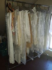 lots of beautiful linens