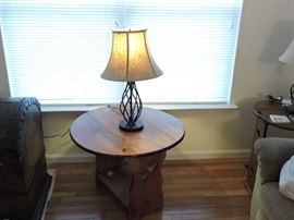 Side table with drop leaf, pine wood
