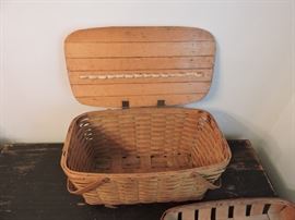 Picnic basket with tray