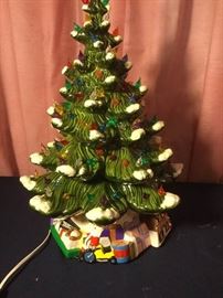 011 Ceramic Christmas Tree