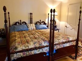 Pair of vintage pineapple twin beds