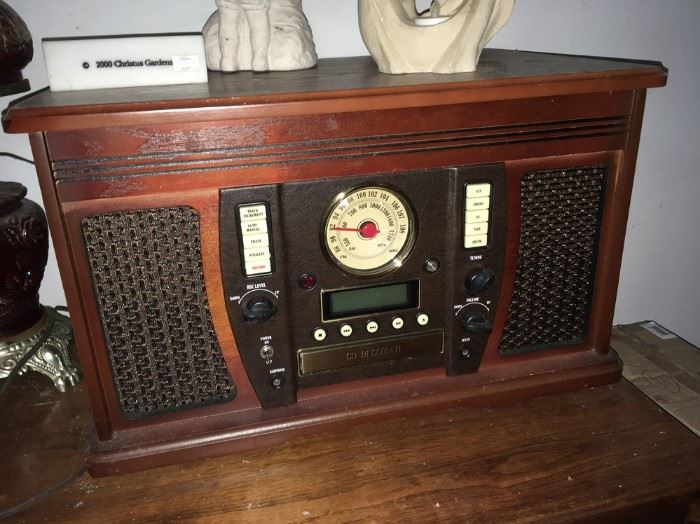 RETRO RECORD PLAYER/RADIO - REPRODUCTION