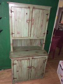 RETRO LOOK KITCHEN CABINET