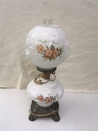VINTAGE HURRICANE ELEC. LAMP