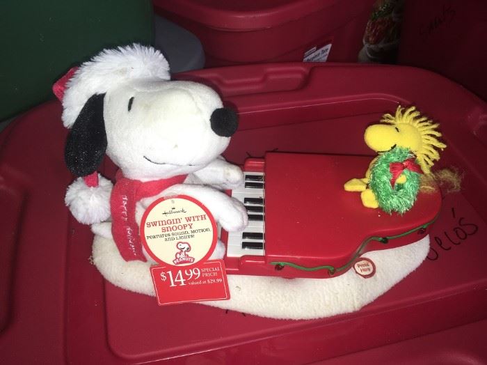 HALLMARK SWINGIN' WITH SNOOPY