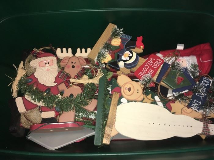 WOODEN CHRISTMAS DECORATIONS