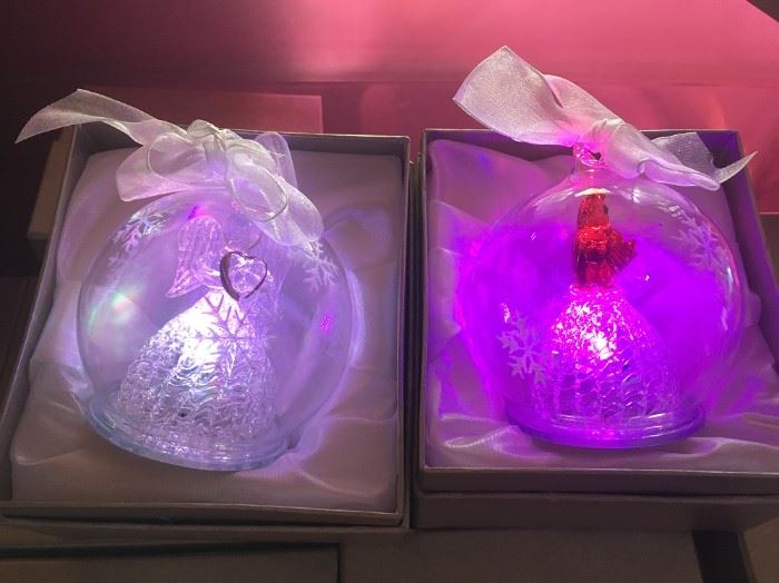 17 COLOR CHANGING BATTERY ORNAMENTS
