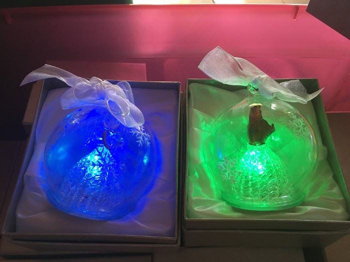 17 COLOR CHANGING BATTERY ORNAMENTS