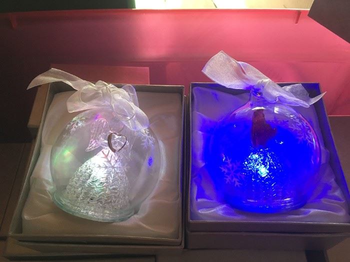 17 COLOR CHANGING BATTERY ORNAMENTS
