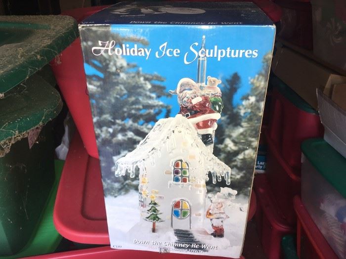 HOLIDAY ICE SCULPTURE