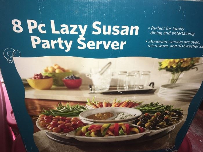 8 PC. LAZY SUSAN PARTY SERVER