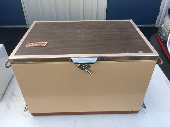 VINTAGE COLEMAN COOLER