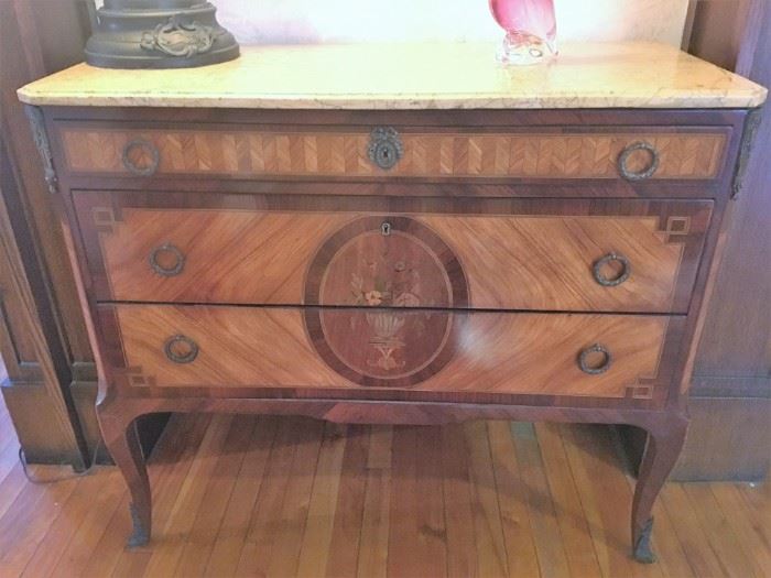 Antique three-drawer chest with fine marquetry design