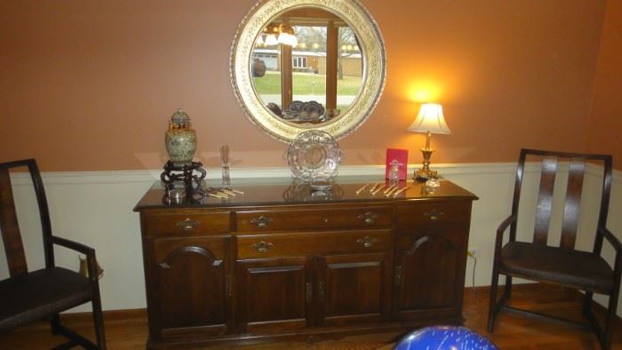 Buffet/ Server, Round mirror