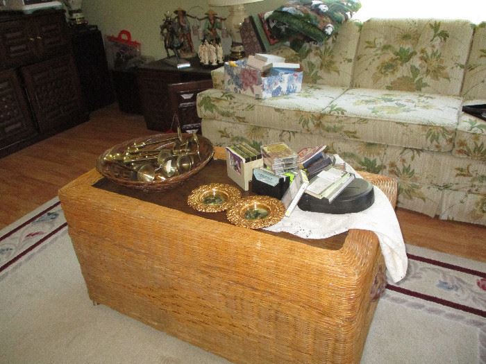 Wicker trunk