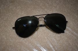 VINTAGE RAY BANS