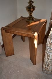 LANE ACCENT TABLE