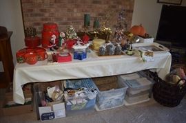 HOLIDAY, DECOR, LINENS