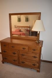 KLING DRESSER W/MIRROR, LAMP