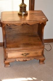 KLING NIGHTSTAND 