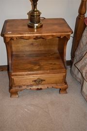 KLING NIGHTSTAND