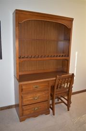 DESK W/HUTCH & CHAIR