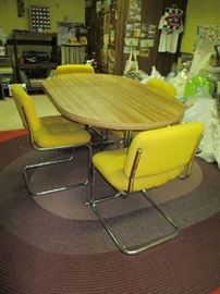 VINTAGE TABLE W/4 CHAIRS