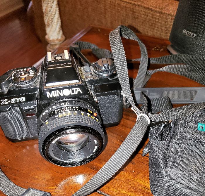 Minolta 35mm camera with case