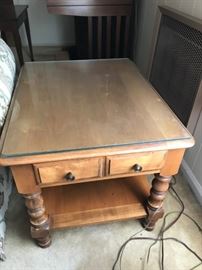 #18 maple end table w drawer and glass protect top 22x28x20 $75.00