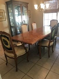 Gorgeous French Country Dining Room Table and Six Chairs plus leaf