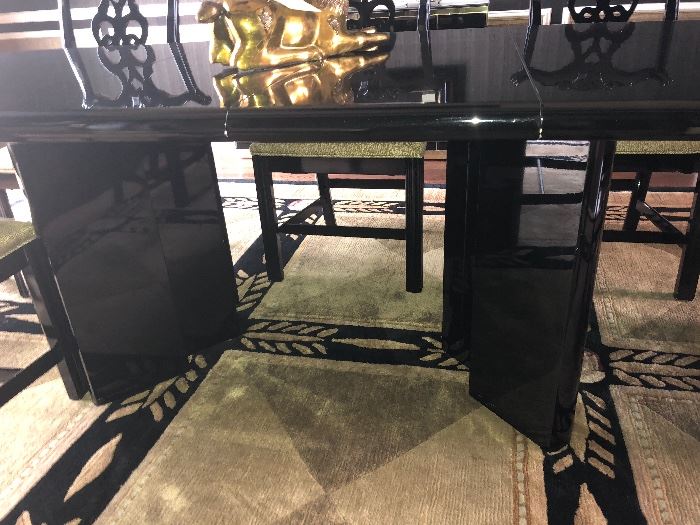 black lacquered dining table 