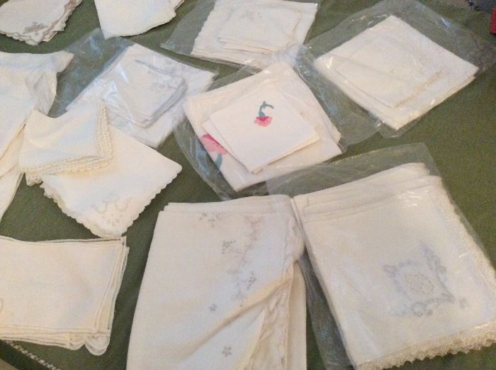 Selection of linens, bridge cloths, tea towels, hankerchiefs, finger tips