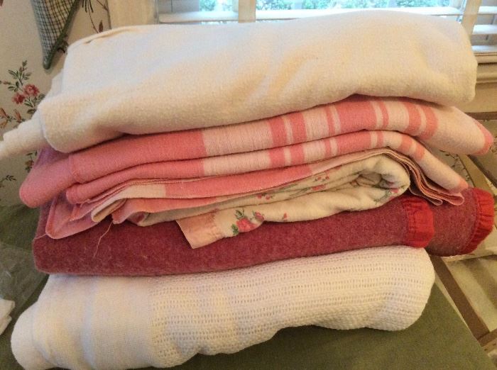 Tons of blankets, wool, cotton and more 