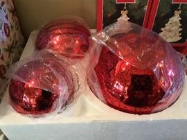 Set of 3 large ornaments