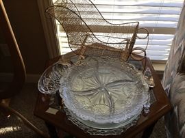 Sleigh in gold mesh & metal, clear glass serving pieces