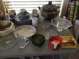 Kitchen and other miscellaneous clutter!