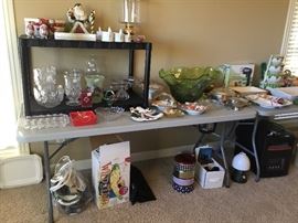 Green bowl in center is plastic! But still pretty!