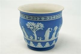 8. Wedgwood Pot