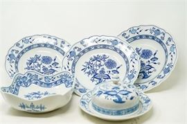 11. Set of Five 5 HUTSCHENREUTHER Blue Onion Porcelain