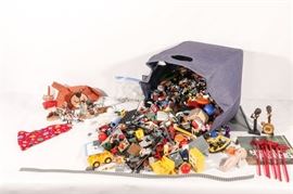 68. Lot of Vintage LEGOS