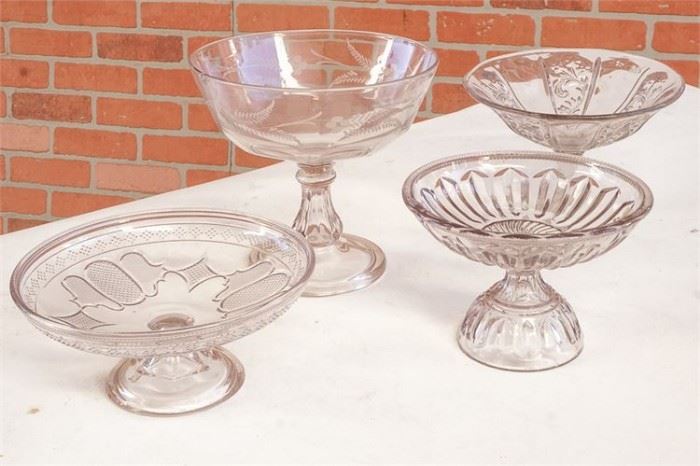 80. Lot of Four 4 Items of Glassware