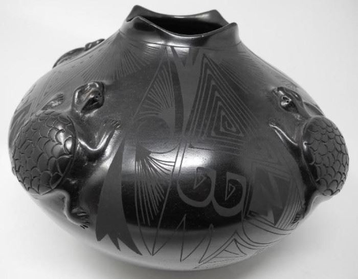 Mata Ortiz Black on Black Pottery Vase by Reynalda Quezada